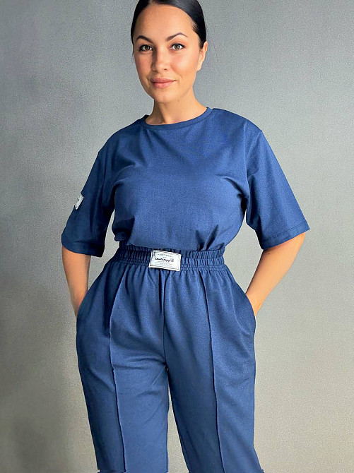 Костюм женский CAPPITONE 101212 оверсайз футболка и джогеры с нашивками темно синий, темно-синий, S Киев - изображение 12