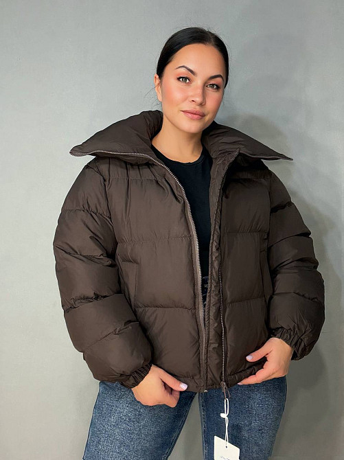Куртка женская Haiziyuan 2603 оверсайз пуффер с воротником-стойкой коричневая, коричневый, L Киев - изображение 8