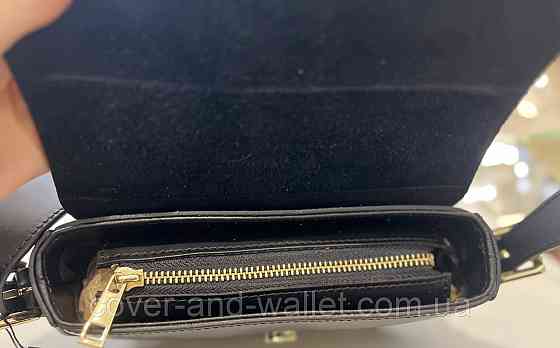 Модна компактна жіноча сумка крос-боді з італійської гладкої шкіри (чорна) Virginia Conti Київ