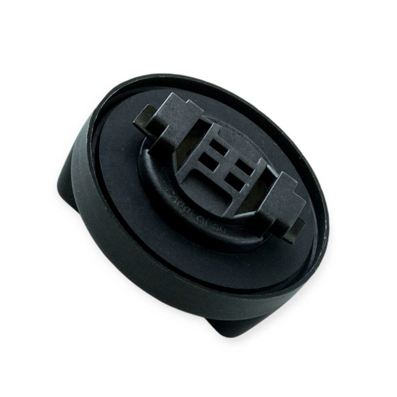 Крышка горловины Амулет маслозаливной Мукачево - изображение 1