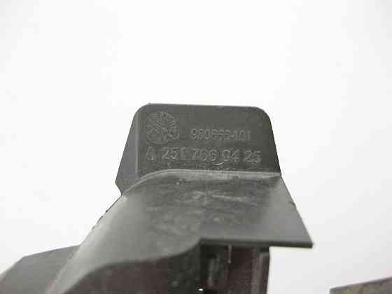 Mercedes-Benz  A2517330414 Кришка - кронштейн замка задніх правих дверей R-Class W251 Одеса