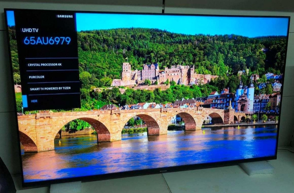 Телевизор Безрамный: 65