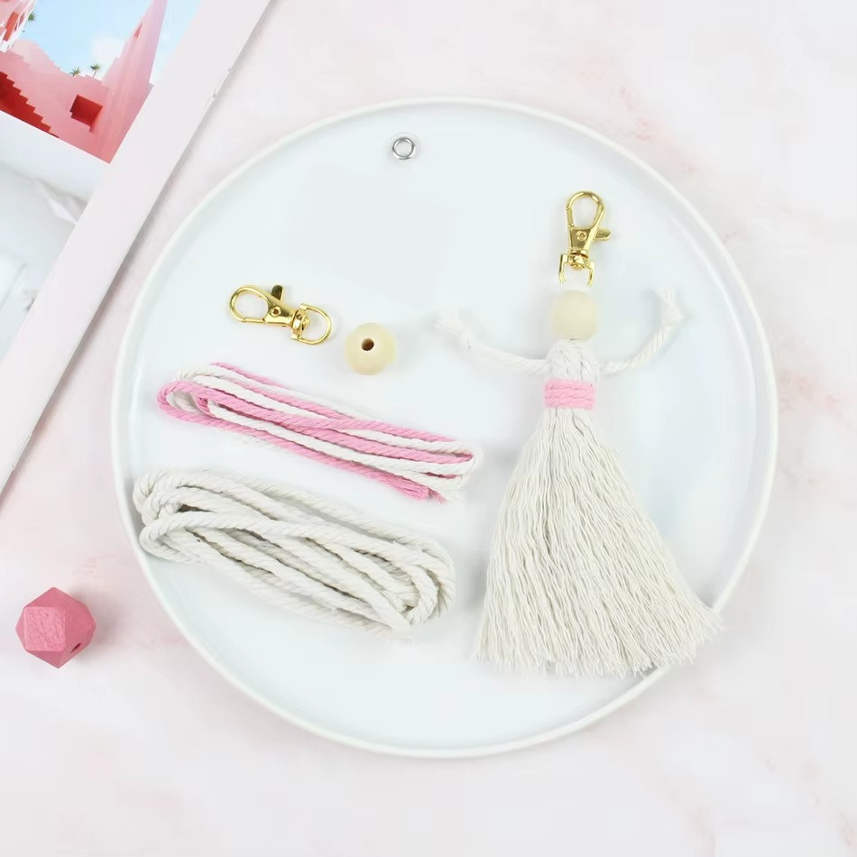 Набор макраме для рукоделия и плетения брелока 