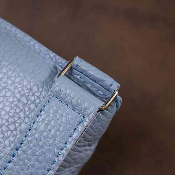 Зручна шкіряна жіноча бананка Блакитний (SHVIGEL) Київ