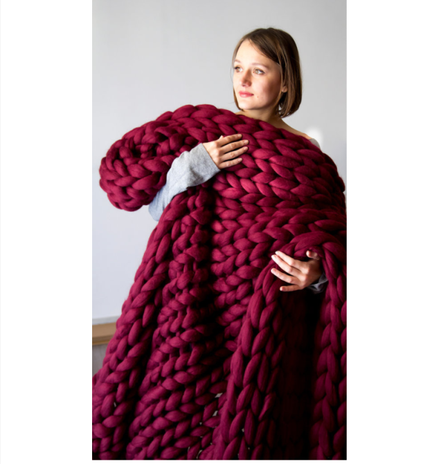 Плед крупной вязки из акриловой шерсти (имитация мериноса) 200х200см, толстая пряжа цвет СВЕТЛО-СЕРЫЙ Кременчуг - изображение 9