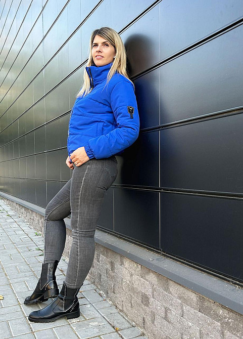 Демісезонна куртка з нашивкою "Ivi" оптом | Батал | Розпродаж моделі Електрик, 50-52 Київ - фото 1