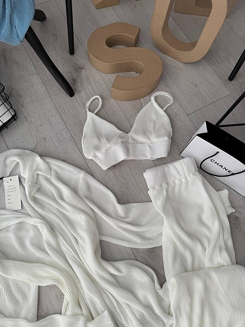 Жіночий легкий базовий костюм-трійка: сорочка топ і штани плісе Молочний, 48/50 Одеса - фото 6