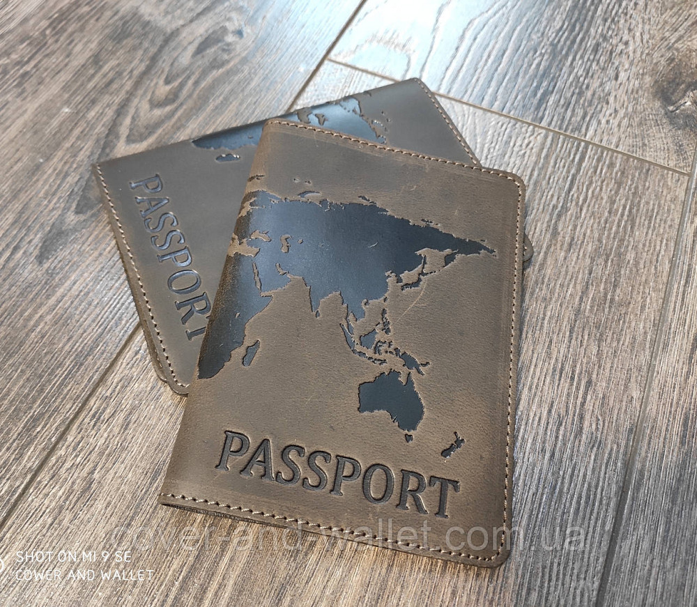 Обложка на паспорт из натуральной кожи карта мира ST Leather (crazy horse) Киев - изображение 1