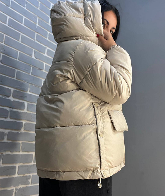 Куртка женская Lady Yep 9013 пуффер удлиненная наложенные карманы с капюшоном бежевая, бежевый, 44 Киев - изображение 17