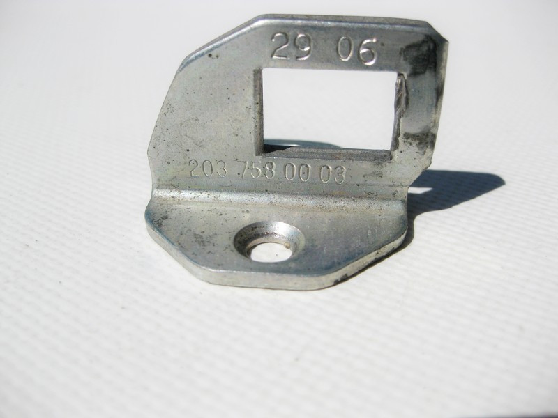 Mercedes-Benz  A2037580003 Петля - скоба - вухо замка багажника E-Class W211 C-Class W203 CLS C219 CLK C209 SLR R199 Одесса - изображение 6