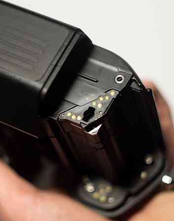 Nikon F4 з батблоком. Харків