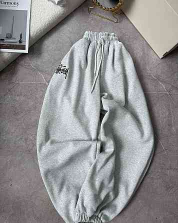 Женские объемные теплые оверсайз брюки трехнить на флисе с вышивкой Одесса