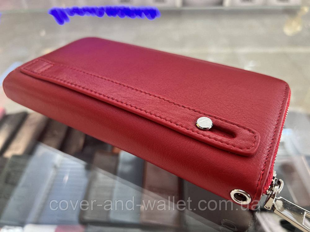 Шкіряний жіночий гаманець клатч червоного кольору на блискавці з ремінцем Marco Coverna MC 7003-2 Київ - фото 16