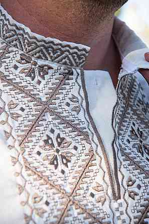 Вышиванка льняная мужская, длинный рукав, молочная,( лен ) топ Киев