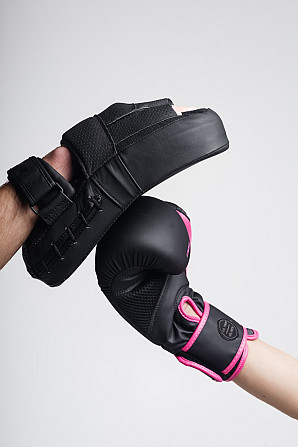 Боксерські рукавиці V`Noks Ultima Black Fuxia 10 ун. Кам'янське - фото 6