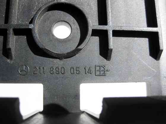 Mercedes-Benz  A2118900514 Кронштейн - утримувач аварійного знака E-Class W212 C-Class W203 W204 CLK C209 Одесса