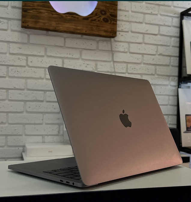 MacBook Pro 13 2018 2.3 i5 8/256Gb. Touch Киев - изображение 2