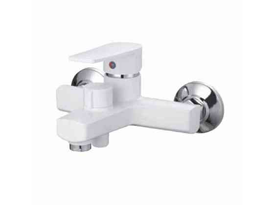 Смеситель Настенный белый OSCAR-009 EURO SET WHITE (со шлангом, лейкой и кроншт.) ТМ PLAMIX Киев