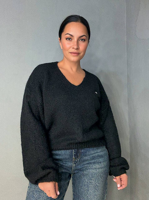 Светр жіночий A-N 08-1 оверсайз з вовною виріз мис, чорний, one size Київ - фото 9
