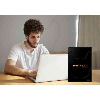 Стекло защитное iLera for MacBook Pro 16 (ILMCGL03) Винница