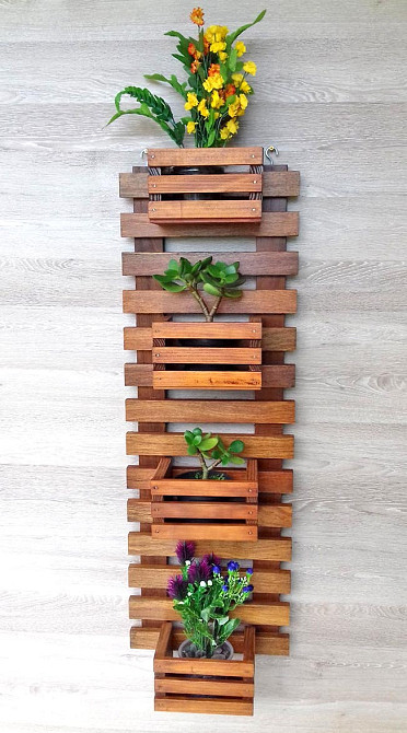 Полка настенная для цветов 