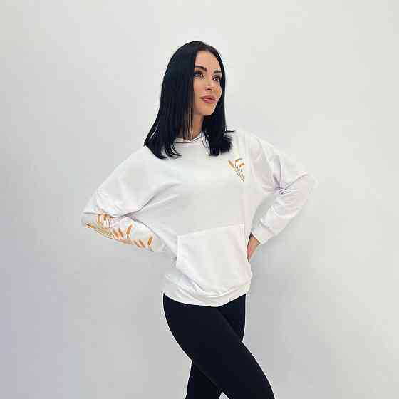 Демисезонный женский худи с принтом 