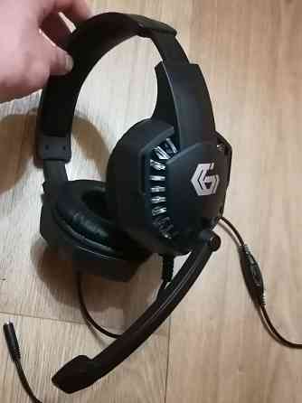 Ігрова гарнітура з регулюванням положення мікрофона. Київ
