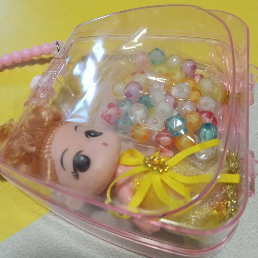 Кукла в сумочке в наборе с бисером для браслета. Киев - изображение 3