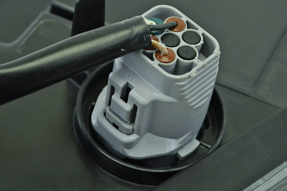 Ліхтар 3 BM (2016-2019) рестайлінг LED зовнішній лівий Mazda Мукачево - фото 3