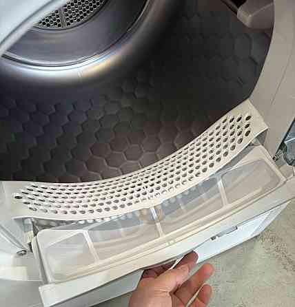 Сушильная машина с тепловым насосом Miele TWD 449 WP. Харьков