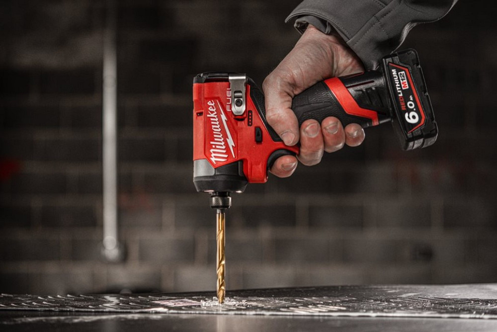 Шуруповерт ударний акумуляторний безщітковий 1/4'' HEX MILWAUKEE, M12 FID2-202Х, 170Нм (зарядний пристрій С12 С, 2 акумулятори М Одеса - фото 7