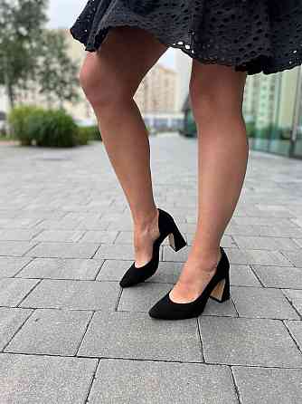 LIRIO Замшеві туфлі жіночі на стійких грубих підборах весна-осінь демісезонні чорні T0304/CT805 Коломия