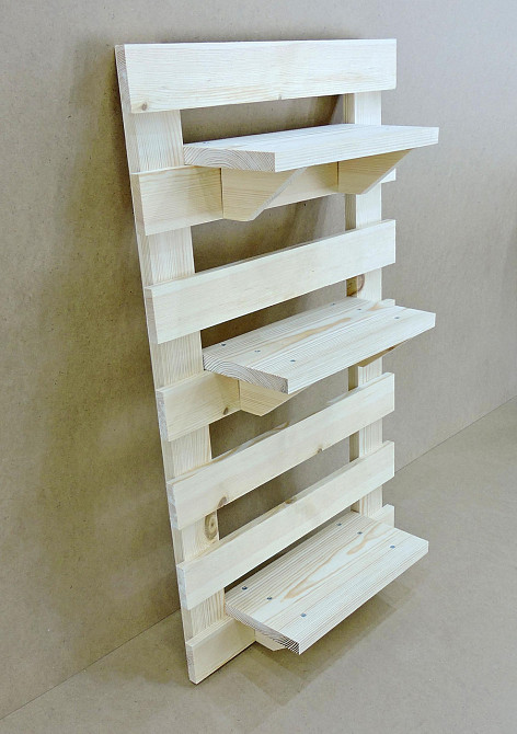 Полка настенная для цветов 