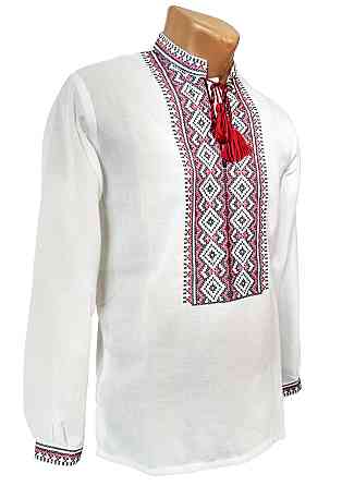 Чоловіча сорочка-вишиванка в національному стилі з червоним орнаментом. Київ