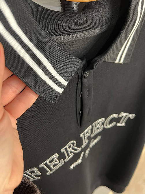 Свитшот женский A-N 25067 поло с воротничком пуговицы оверсайз с надписью вышивкой PERFECT one size, черный, one size Киев - изображение 17