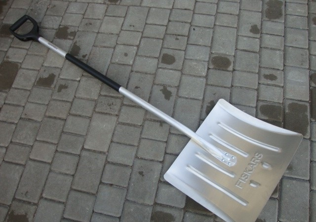 Лопата (Скрепер) для Снігу Fiskars (143060/1001636) Алюмінієва Нововолинськ - фото 3