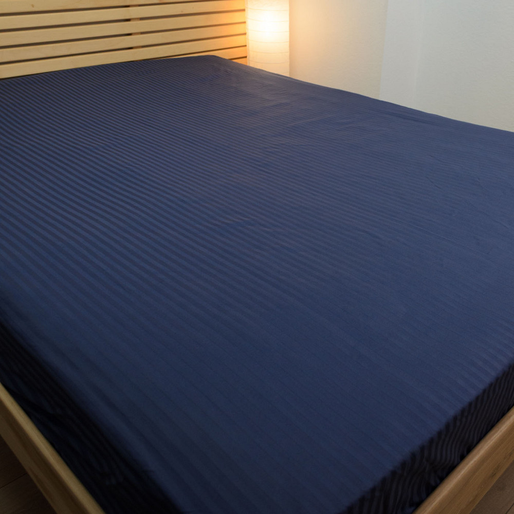 Простирадло на резинці двоспальне страйп-сатин 100% бавовна 160х200х30см 125г/м2 (Темно-синій) Суми - фото 3