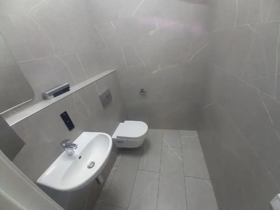 Офіс в самому центрі міста. Генерація електроенергії. Ремонт як на фото, все свіже і нове. Цілих 3 С/В. Розкішний вид на місто. Дніпро - фото 12