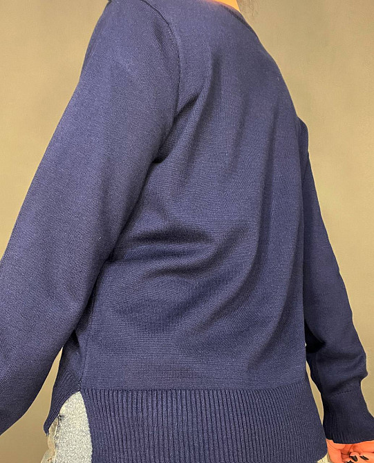 Светр жіночий A-N 2609 з нашивкою ведмедика оверсайз базовий one size, темно-синій, one size Київ - фото 5