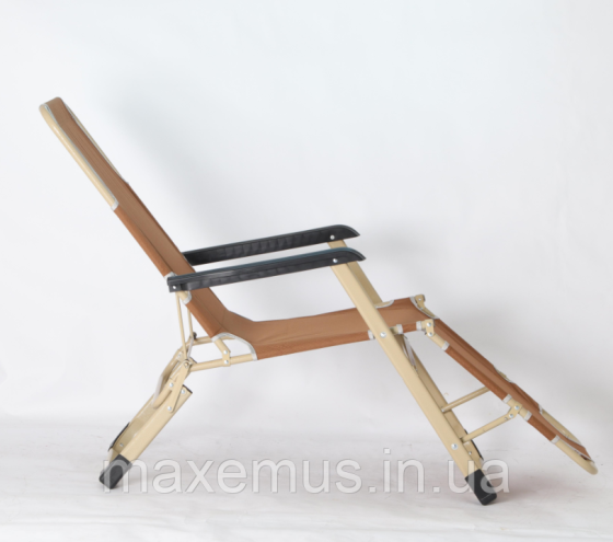 Раскладное кресло шезлонг туристический Bonro 178 см Садовый лежак пляжный шезлонг + подушка коричневый Мостиска