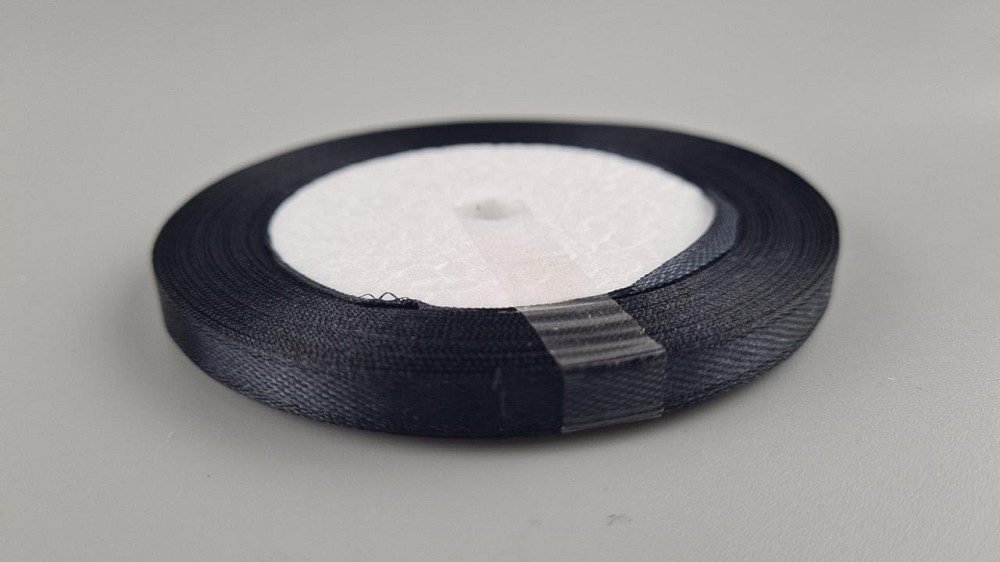 Стрічка атласна для повітряних куль і подарунків 0,6 см (23 метри) чорна (1 пачка) Харків - фото 1