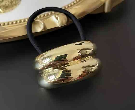 Гумка для волосся із золотистою вставкою Сміла