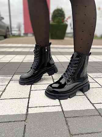 Жіночі черевики чорні з натуральної лакованої шкіри демісезонні, висота 13см р. 38-39р. (4229) Коломыя