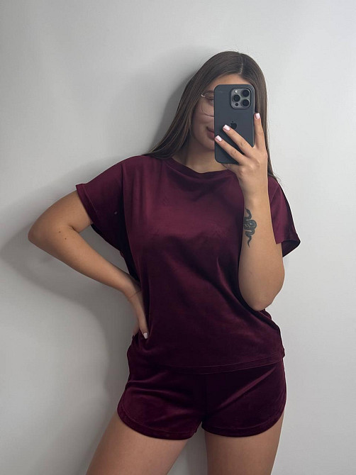 Піжама жіноча футболка + шорти з плюшевого велюру Бордовий S Харків - фото 1