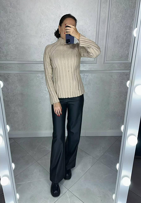 Женский базовый свитер с оригинальной вязкой универсального кроя Одесса - изображение 4