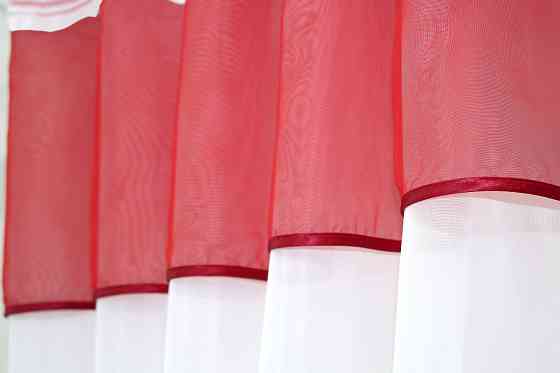 Кухонные шторы (280х170см) с ламбрекеном, на карниз 1-1,5м цвет красный с белым 00к 59-618 Киев