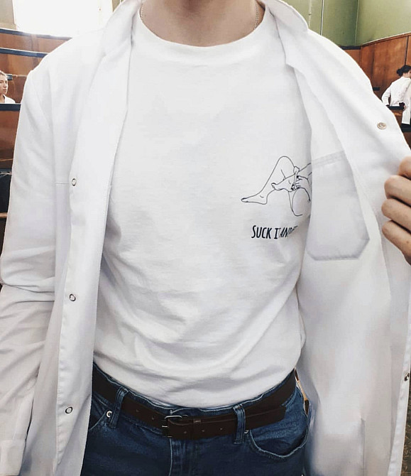 Жіноча біла футболка з написом Чернівці - фото 1