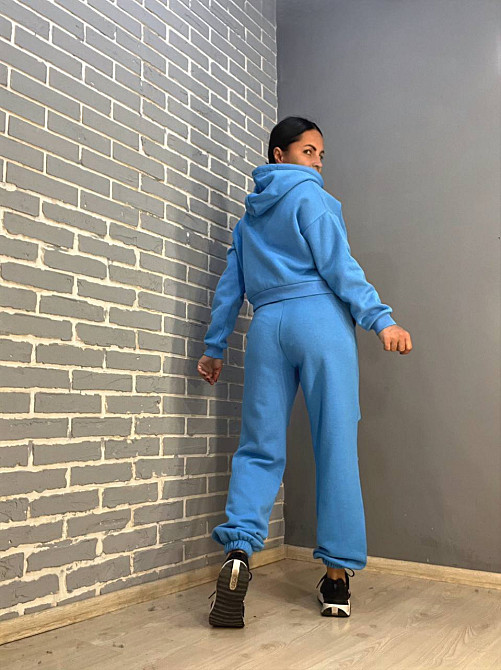 Костюм женский Quzen 478-480 короткое худи с капюшоном и брюки джоггеры на резинке флис голубой, голубой, S Киев - изображение 11