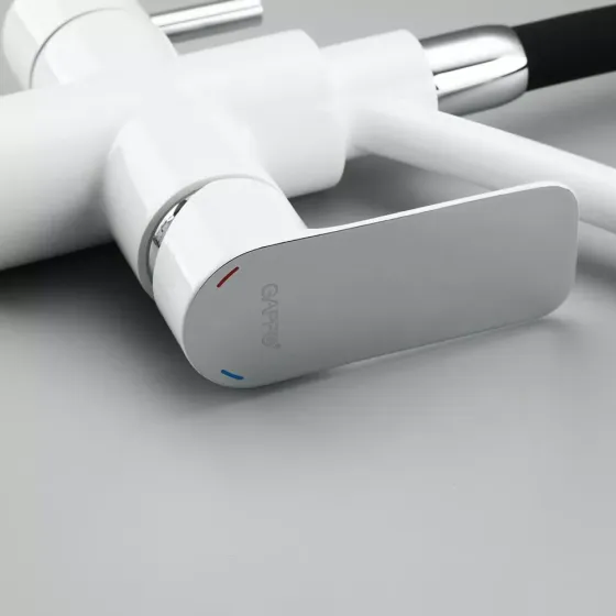 Змішувач для кухні з підключенням до фільтру GAPPO G4348 з гнучким виливом, білий/чорний Київ