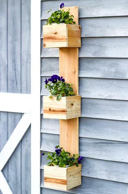 Полка настенная для цветов 